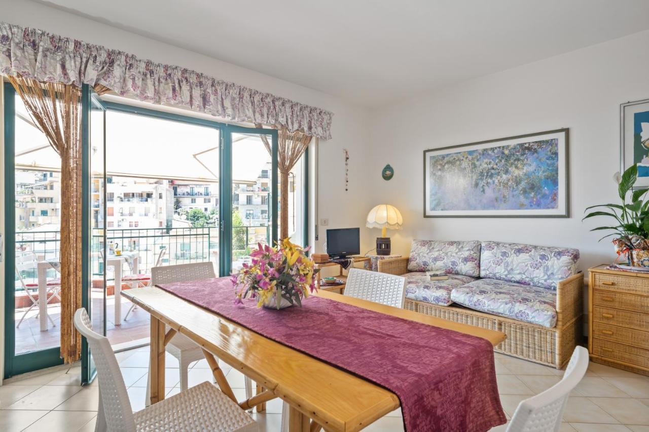 Taormina Comfortable Apartment With Terrace Ngoại thất bức ảnh