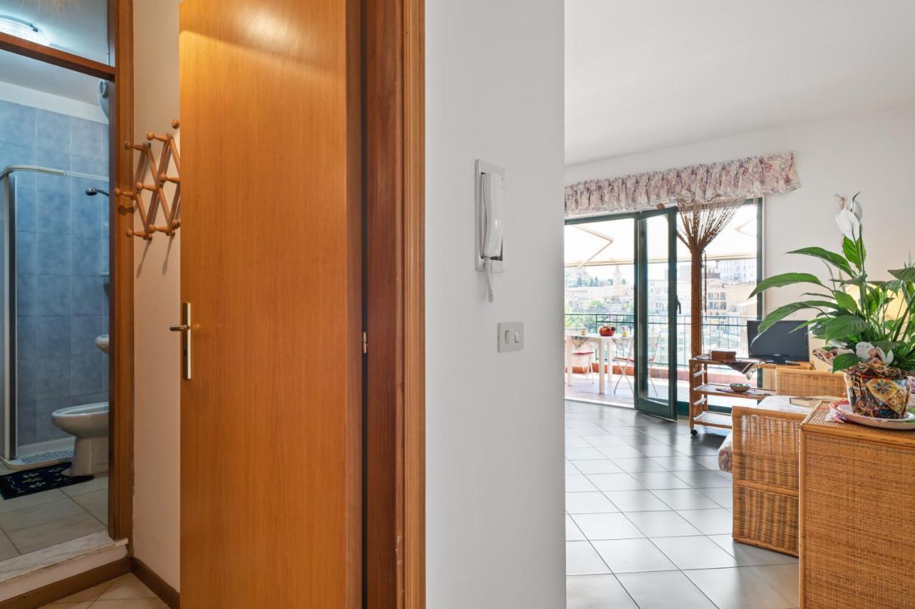 Taormina Comfortable Apartment With Terrace Ngoại thất bức ảnh